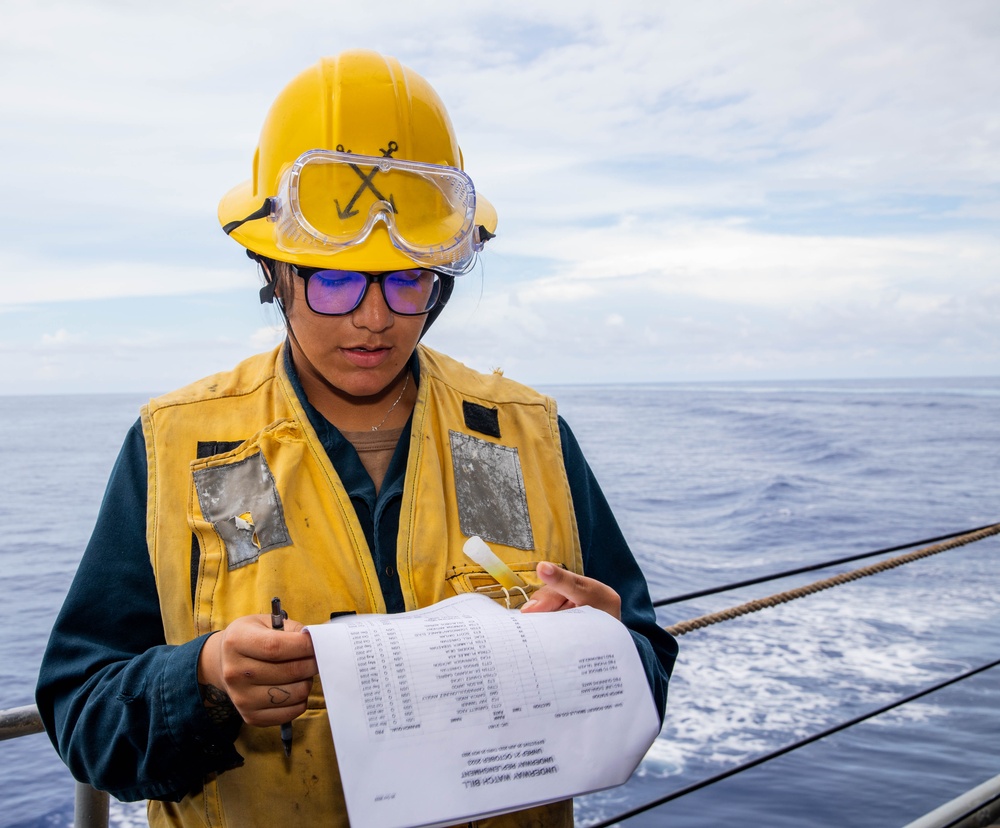 USS Robert Smalls (CG 62) Conducts RAS with USNS Carl Brashear (T-AKE 7)