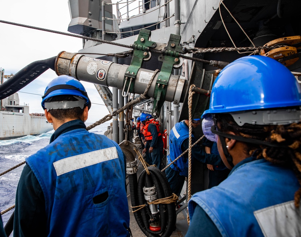 USS Robert Smalls (CG 62) Conducts RAS with USNS Carl Brashear (T-AKE 7)