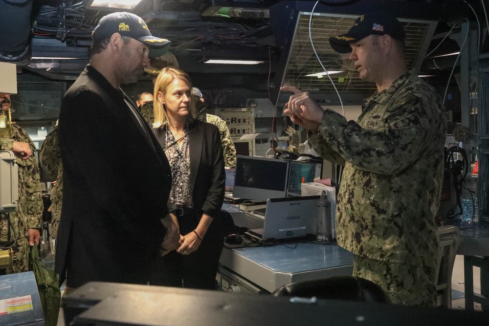 Jonathan Kaplan, U.S. Ambassador to Singapore, and other distinguished guests visit the Arleigh Burke-class guided-missile destroyer USS Rafael Peralta (DDG 115)