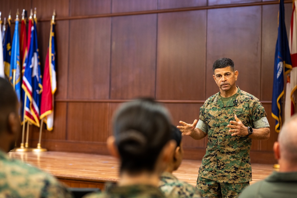 Staff Sgt. Jairo Echeverry receives Navy and Marine Corps Commendation Medal