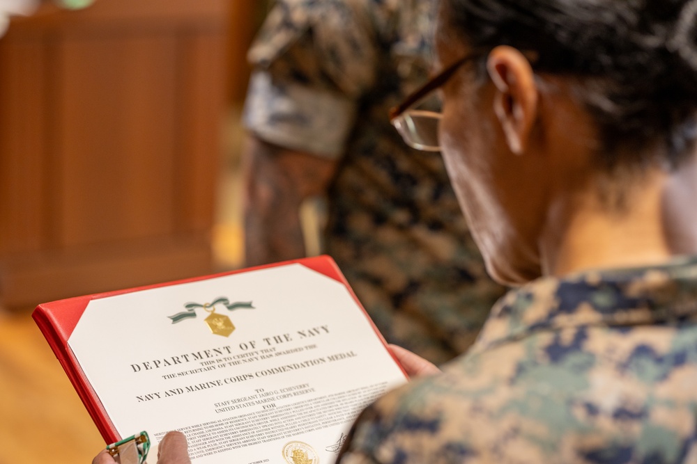 Staff Sgt. Jairo Echeverry receives Navy and Marine Corps Commendation Medal