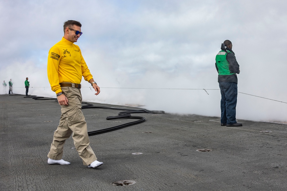 Abraham Lincoln conducts a boot shoot on the flight deck