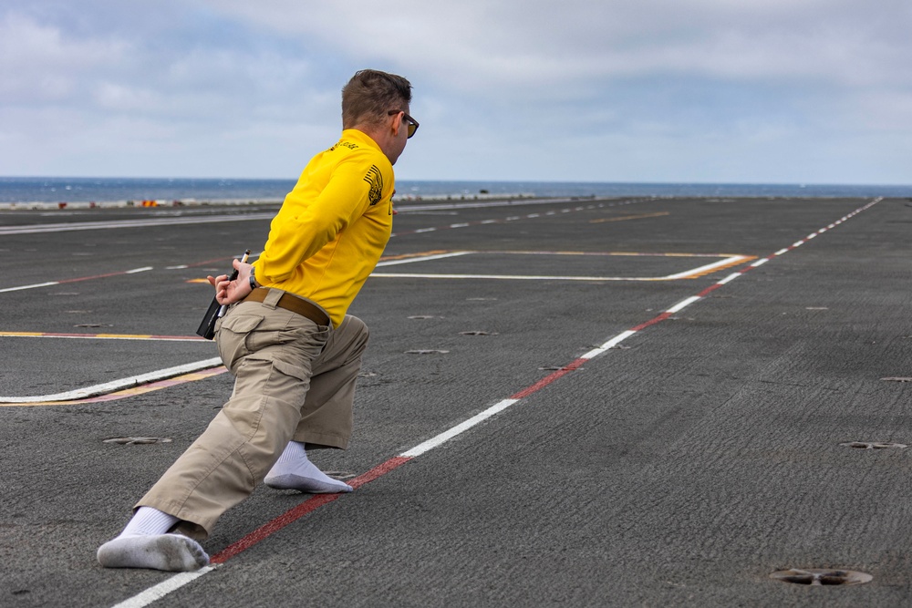 Abraham Lincoln conducts a boot shoot on the flight deck