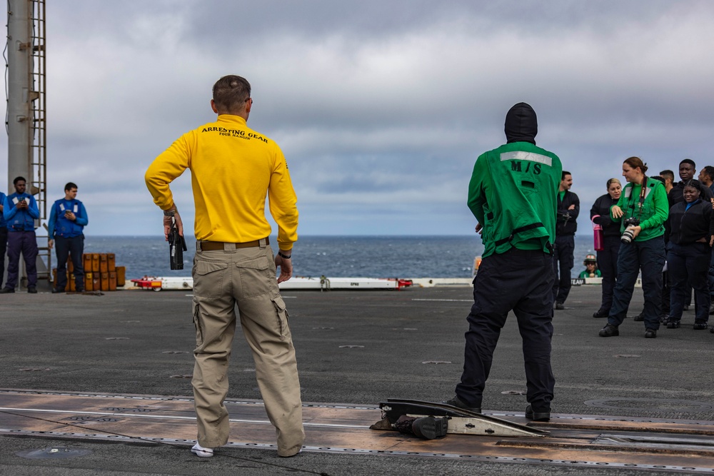 Abraham Lincoln conducts a boot shoot on the flight deck