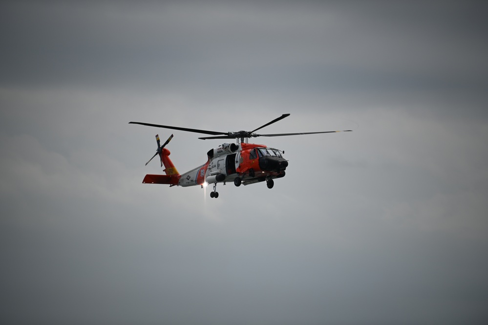 Coast Guard Station Milford Haven conducts hoist training with Air Station Elizabeth City