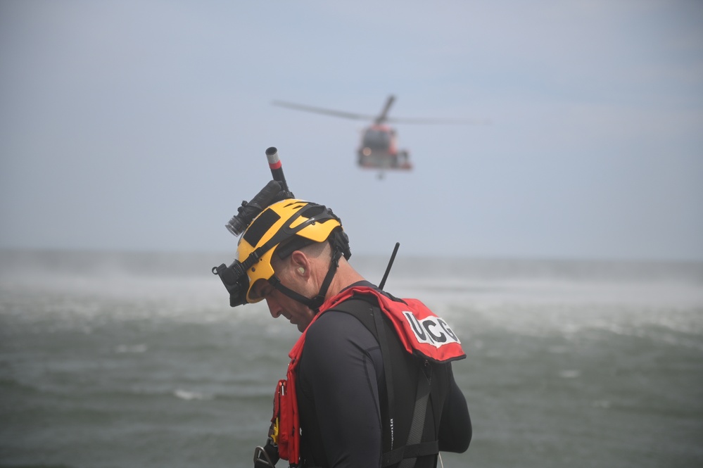 Coast Guard Station Milford Haven conducts hoist training with Air Station Elizabeth City