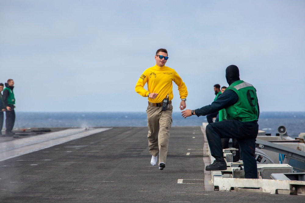 Abraham Lincoln conducts a boot shoot on the flight deck