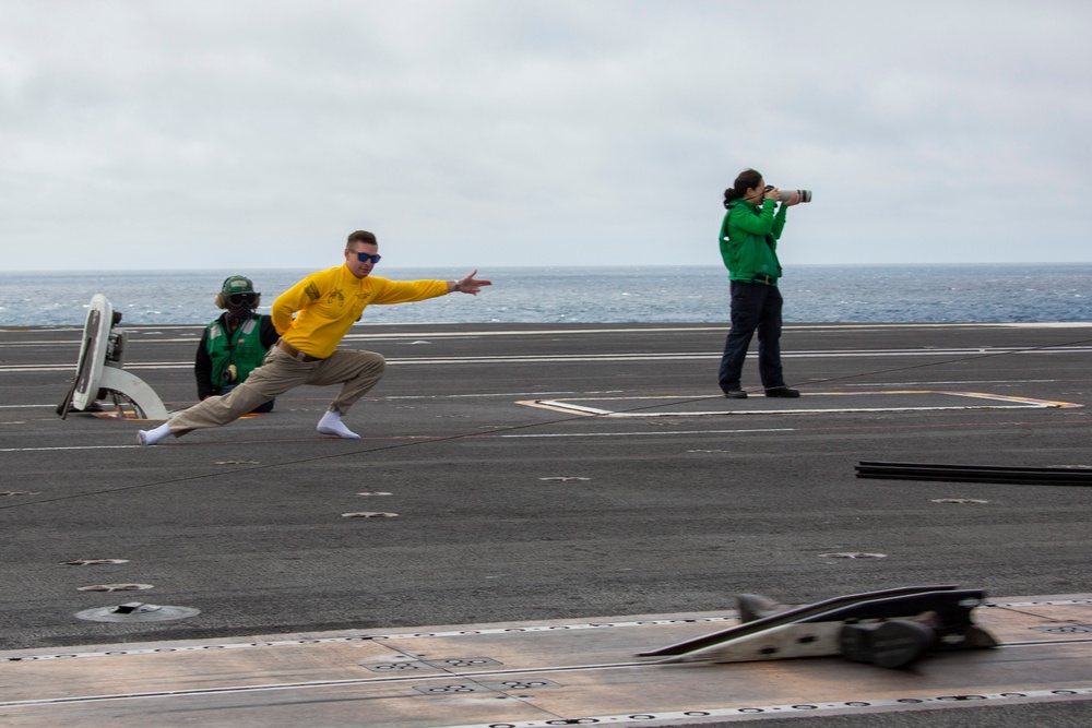 Abraham Lincoln conducts a boot shoot on the flight deck