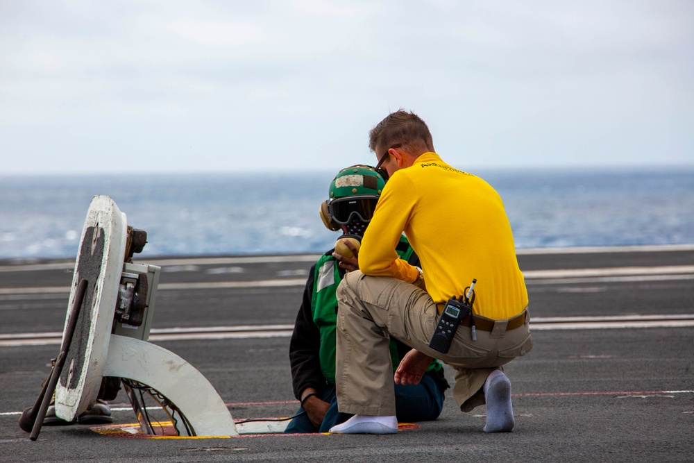 Abraham Lincoln conducts a boot shoot on the flight deck