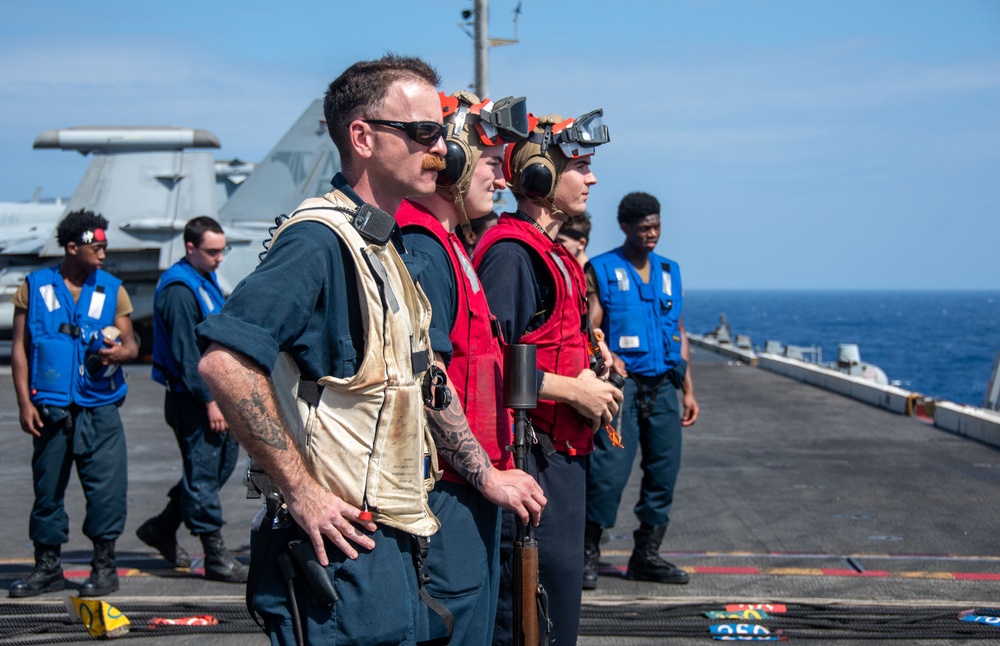 USS Ronald Reagan (CVN 76) conducts replenishment-at-sea with USNS Carl Brashear (T-AKE 7)