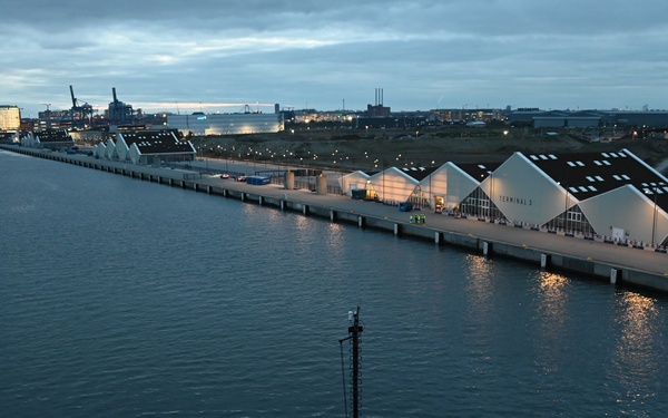 Coast Guard Cutter Healy arrives to Copenhagen