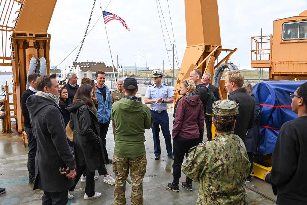 Coast Guard Cutter Healy gives tours in Copenhagen