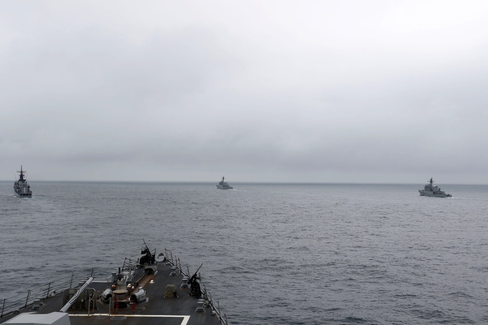 USS Momsen (DDG 92) participates in SILENT FORCES EXERCISE