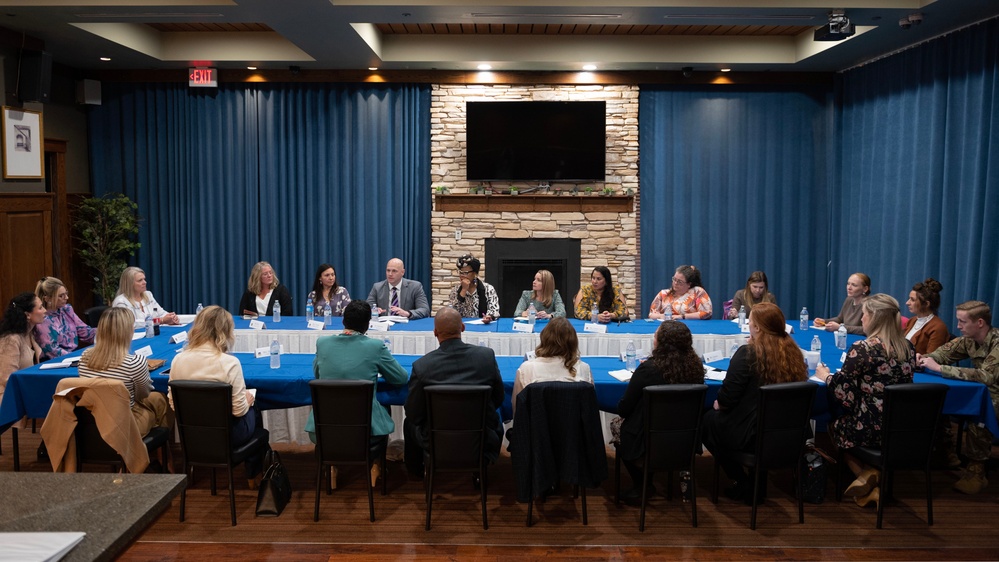 PACAF leadership spouses visit Osan