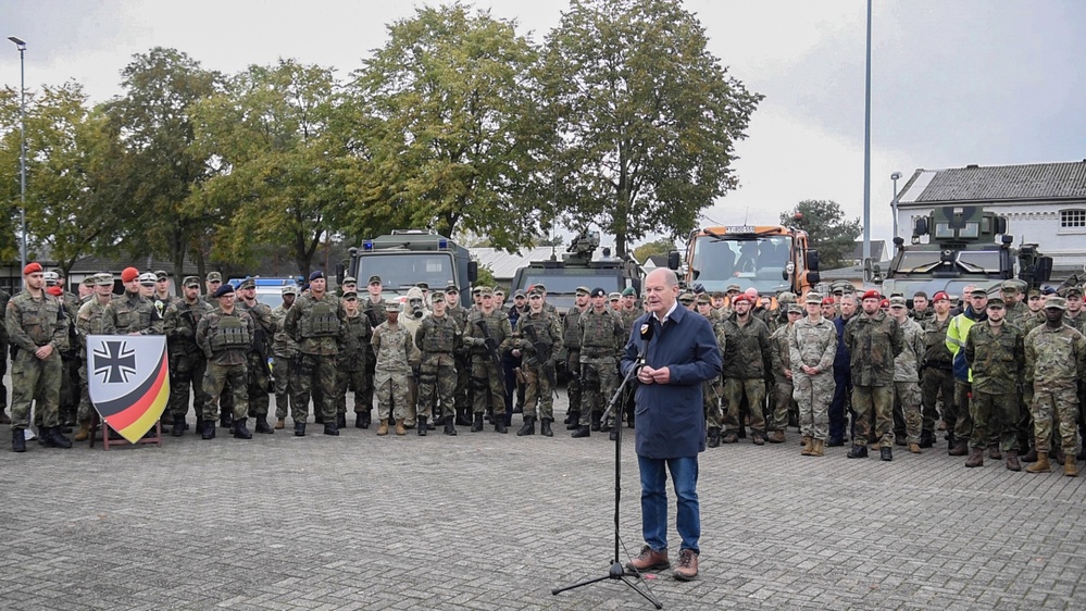 Photo of DVIDS – Nachrichten – 21. Theater Sustainment Command nimmt an Fähigkeitsbesprechung für die deutsche Bundeskanzlerin teil