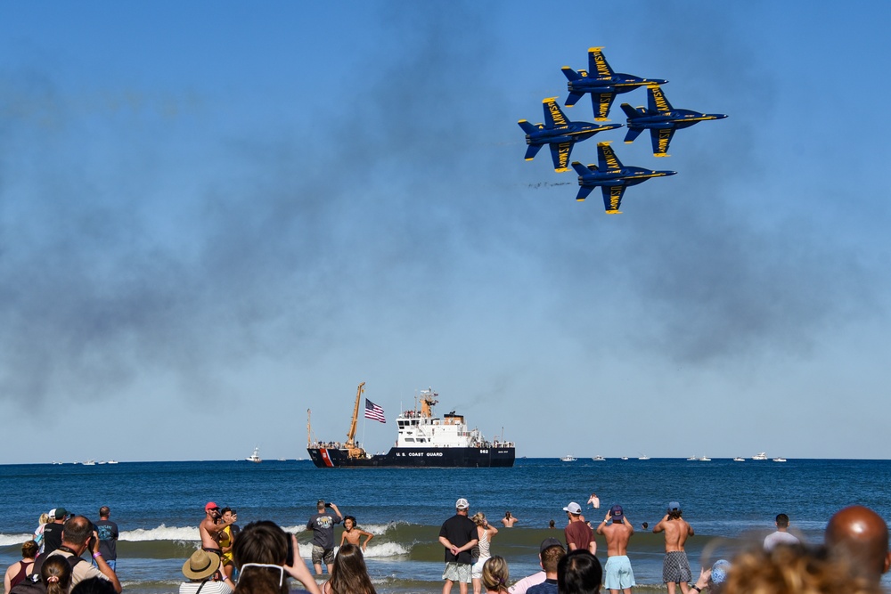 Coast Guard enforces safety zone, participates in Jacksonville Sea and Sky Air Show