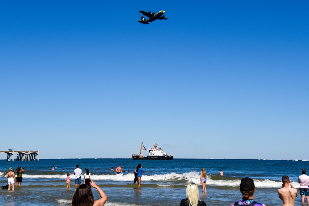 Coast Guard enforces safety zone, participates in Jacksonville Sea and Sky Air Show
