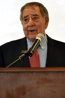 Keynote speaker Leon Panetta addresses attendants at the Defense Threat Reduction Agency seminar.