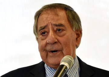 Keynote speaker Leon Panetta addresses attendants at the Defense Threat Reduction Agency seminar.