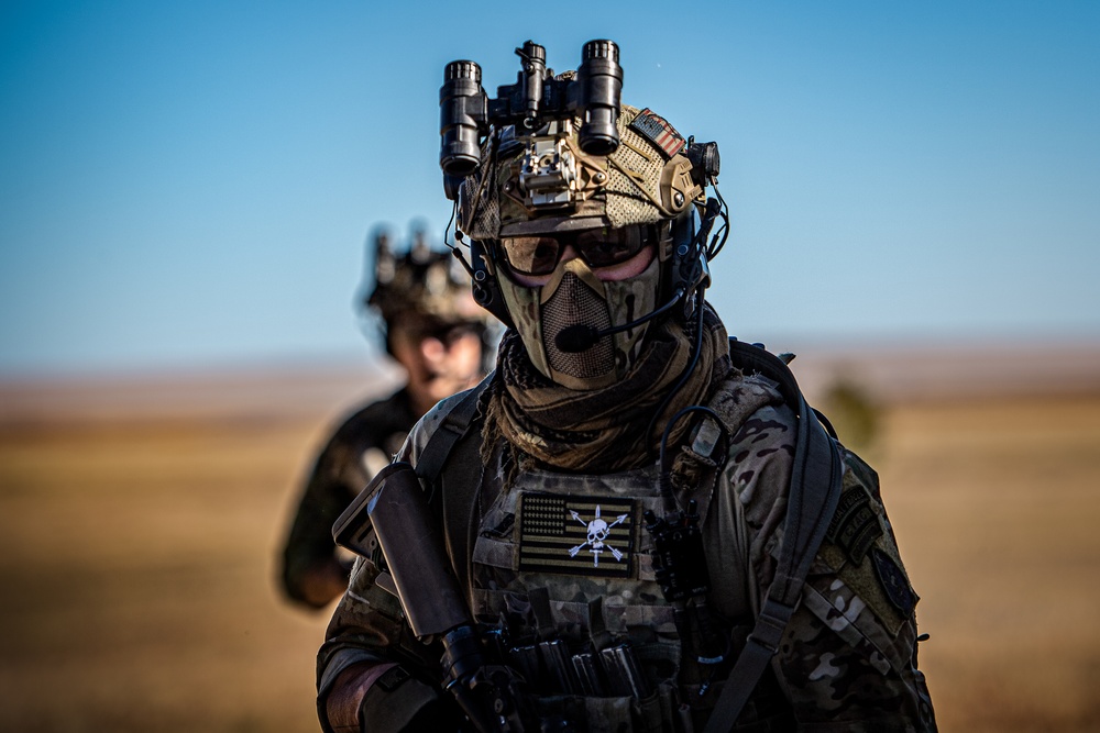 DVIDS - Images - A U.S. Special Operations Forces member dons his