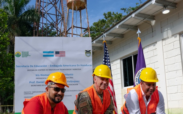 SOUTHCOM supports local Honduras students