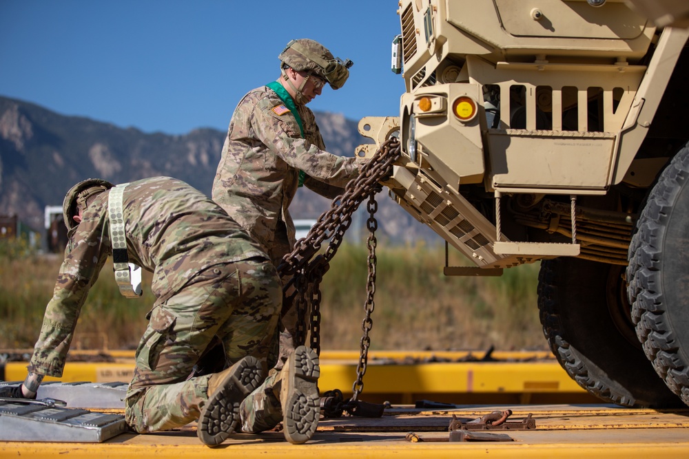 Ivy Soldiers conduct Railhead Operations