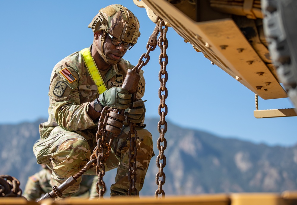 Ivy Soldiers conduct Railhead Operations