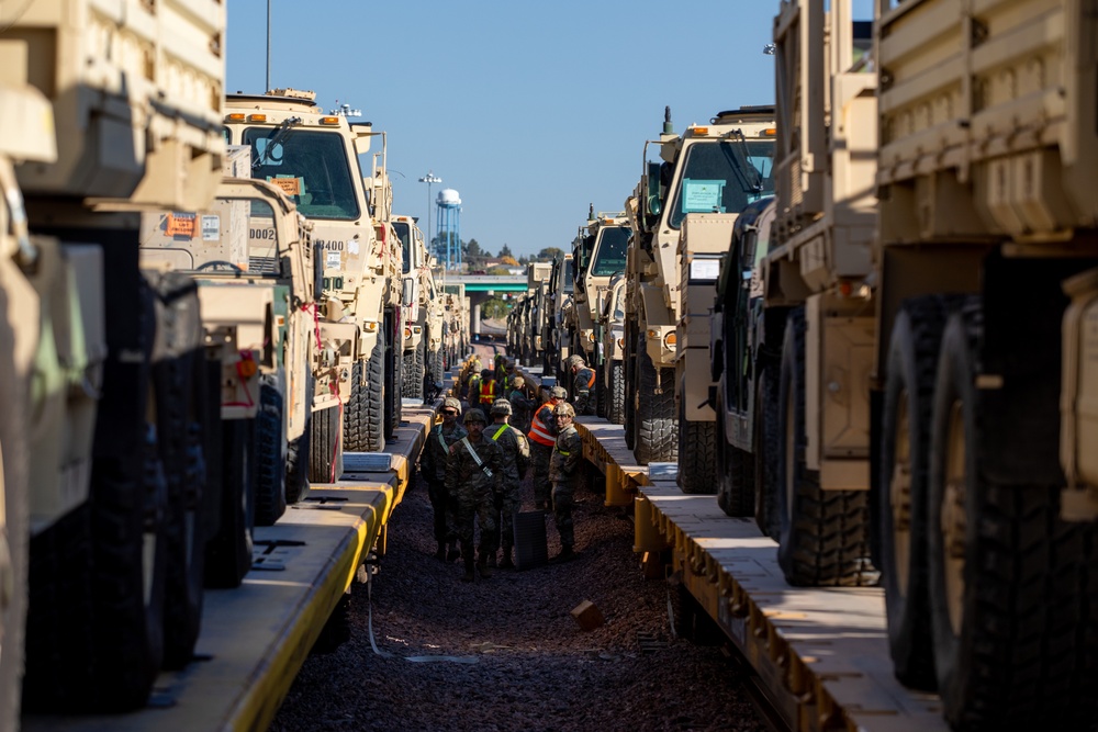 Ivy Soldiers conduct Railhead Operations