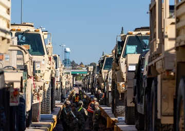 Ivy Soldiers conduct Railhead Operations