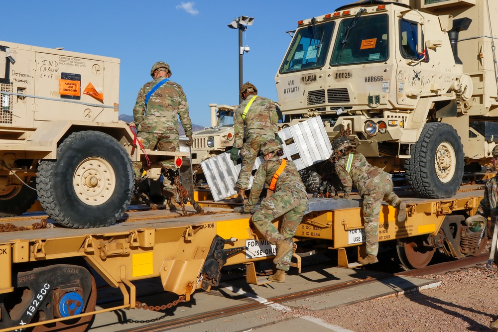 HHBN, 4ID Offloads Vehicles from European Deployment