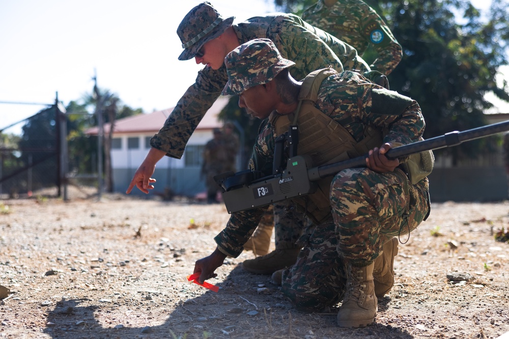 MRF-D engineers, ADF Soldiers, and Timor-Leste Defense Force Soldiers participate in the culminating event of Hari’i Hamutuk 23