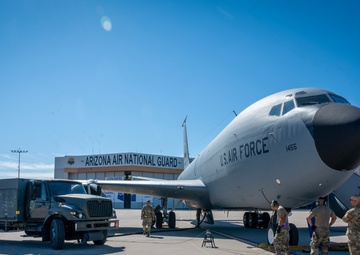 Hawaii ANG Airmen Ignite the way with First-Ever KC-135 Hot Refuel Training