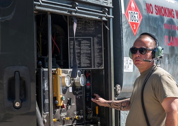 Hawaii ANG Airmen Ignite the way with First-Ever KC-135 Hot Refuel Training