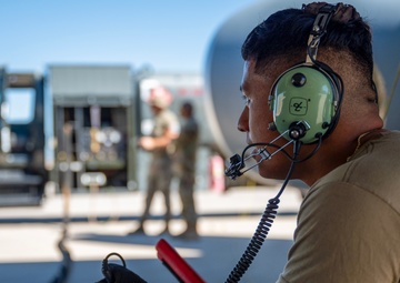 Hawaii ANG Airmen Ignite the way with First-Ever KC-135 Hot Refuel Training