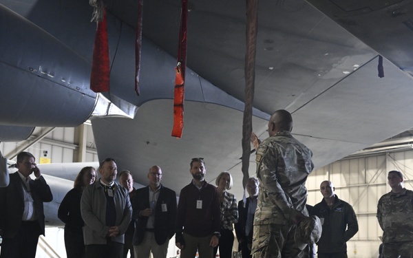 Maj. Gen. Armagost visits Team Minot