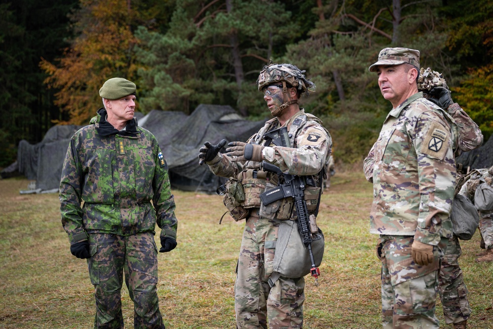 Commander of the Finnish Army Visits JMRC