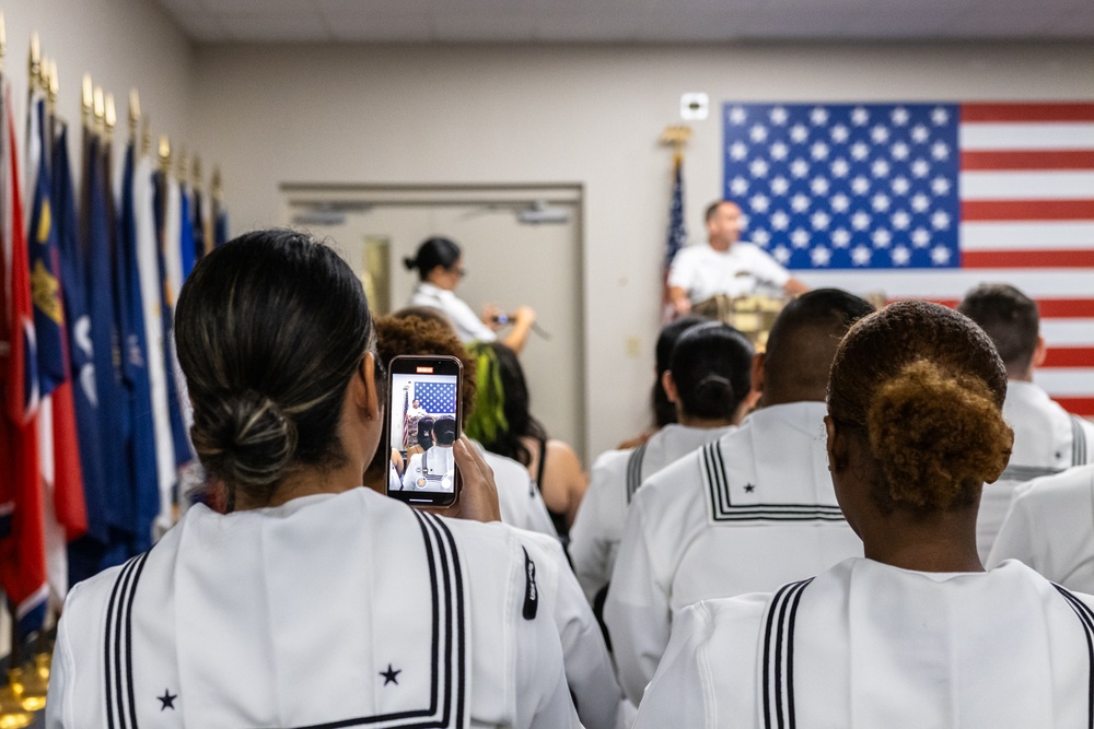 Navy Recruiters Graduate NORU