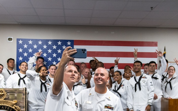 Navy Recruiters Graduate NORU