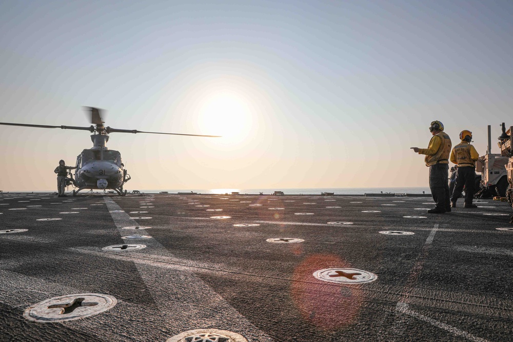 USS Carter Hall (LSD 50) Conducts Flight Operations in the Gulf of Aden, Oct. 23, 2023