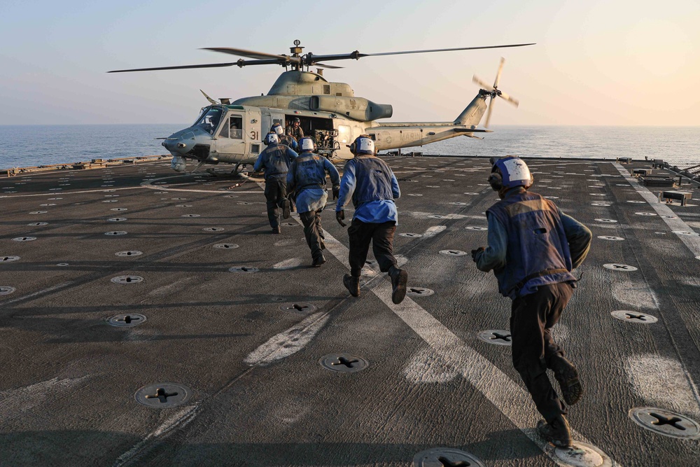 USS Carter Hall (LSD 50) Conducts Flight Operations in the Gulf of Aden, Oct. 23, 2023