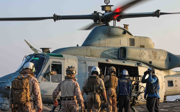 USS Carter Hall (LSD 50) Conducts Flight Operations in the Gulf of Aden, Oct. 23, 2023