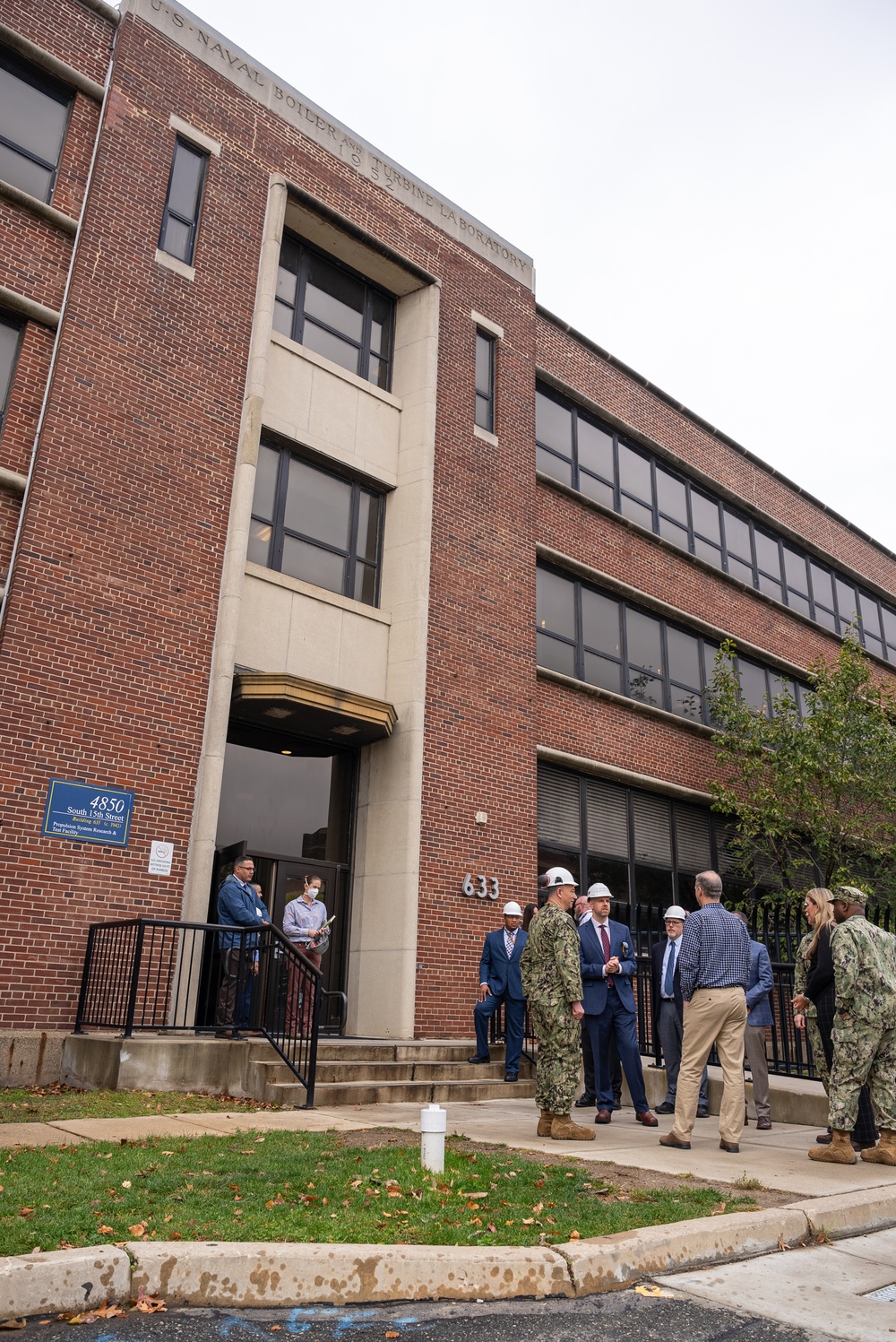 Under Secretary of The Navy Erik Raven tours NSWCPD