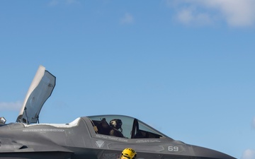 F-35s conduct envelope expansion test flights aboard Britain’s biggest warship