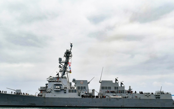 Jack H. Lucas Arrives at San Diego