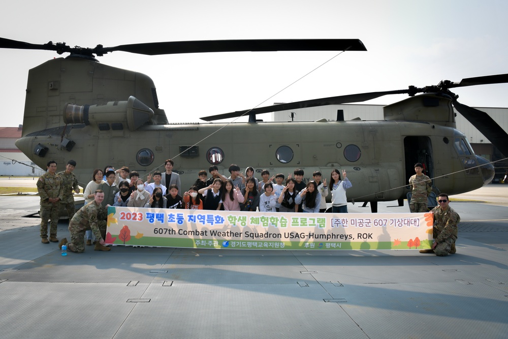 USAG Humphreys Weather Specialists Welcome Mosan Elementary School Students for STEM Briefing