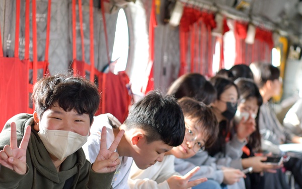 USAG Humphreys Weather Specialists Welcome Mosan Elementary School Students for STEM Briefing
