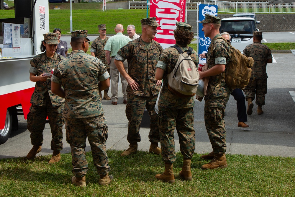 Maj. Gen. Liszewski Evaluates Camp Foster Mobile Feeding Pilot Program