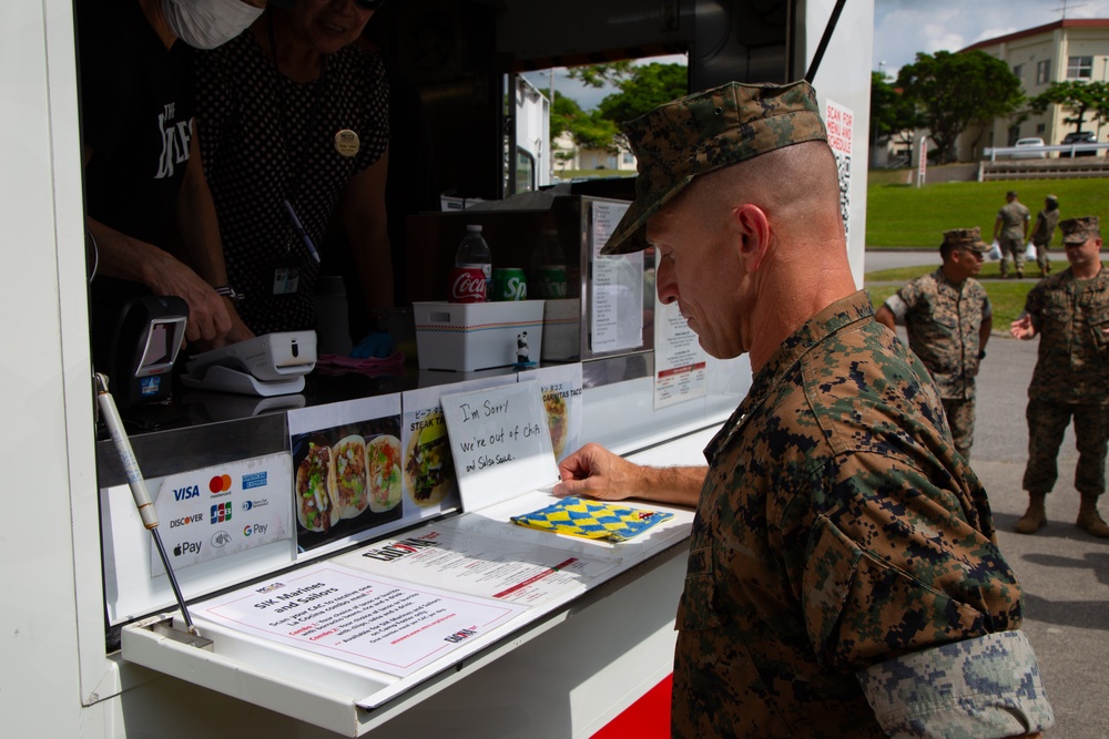 Maj. Gen. Liszewski Evaluates Camp Foster Mobile Feeding Pilot Program