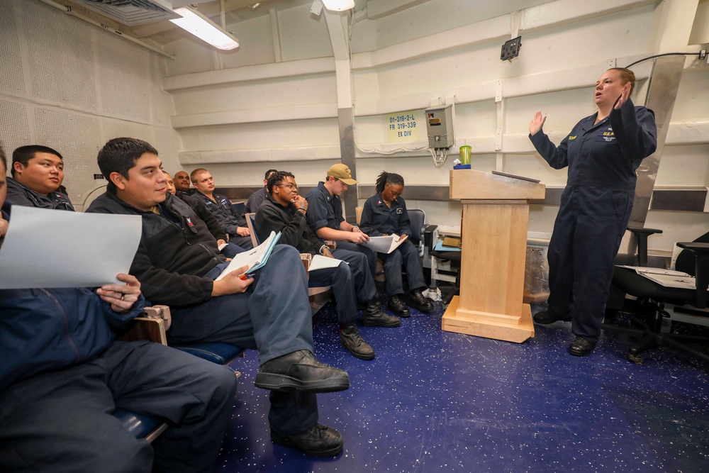 Sailors aboard USS Shoup complete Advanced Enlisted Leadership Development Course