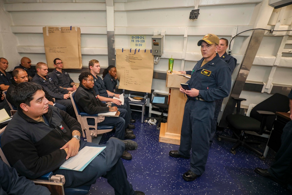 Sailors aboard USS Shoup complete Advanced Enlisted Leadership Development Course